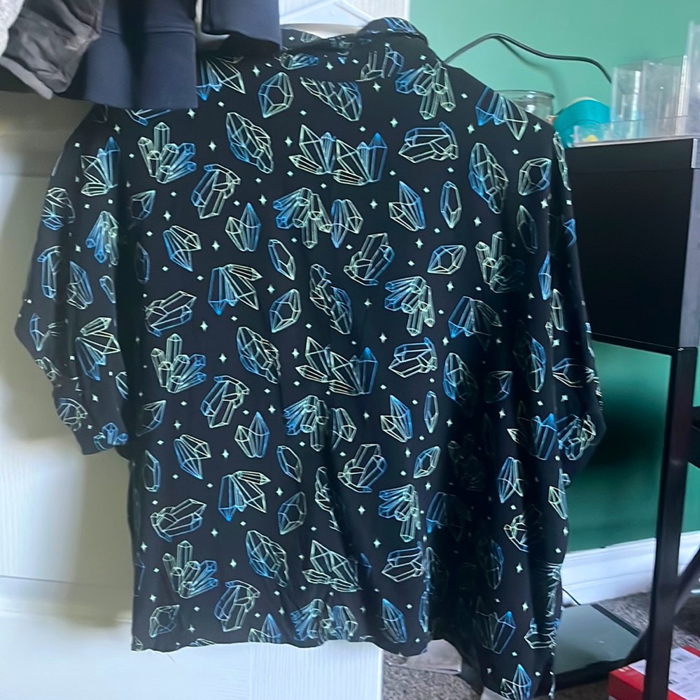 Crystal Pattern Button-Up - Picture 2 of 2